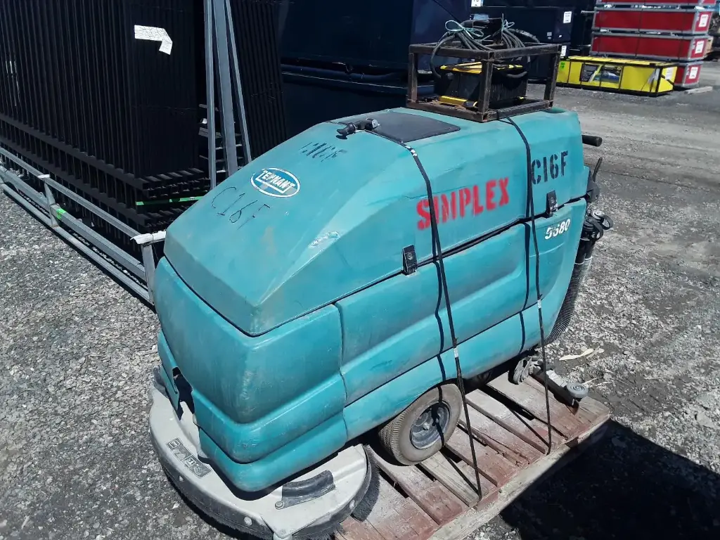 ✨ Tennant 5680 Scrubber – Only 431 Hours! Clean Smart & Save Big! ✨ 