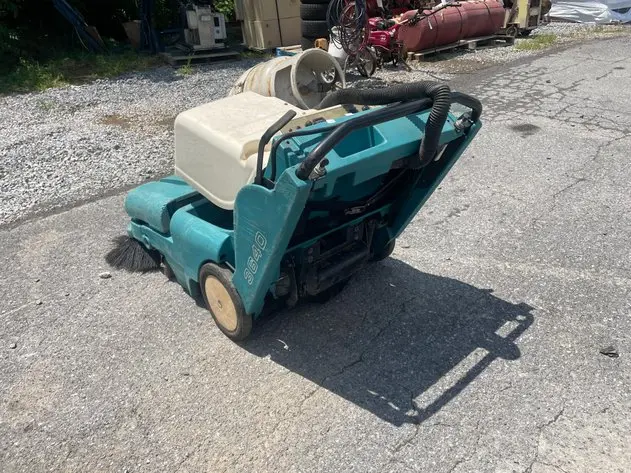 🚶‍♂️ Tennant 3640 LPG Sweeper – Great Deal on a Working Unit!