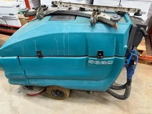 🔥 Triple Deal: 3 Tennant 5680 Scrubbers – Reliable & Budget-Friendly! 🔥 